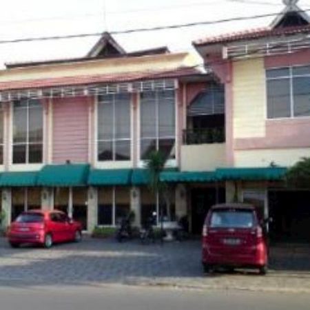 Hotel Margosuko Malang Exterior foto
